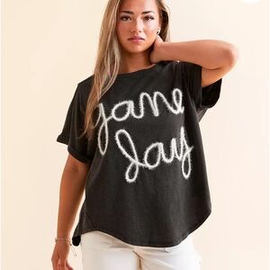 Buckle Black Tee with White Script